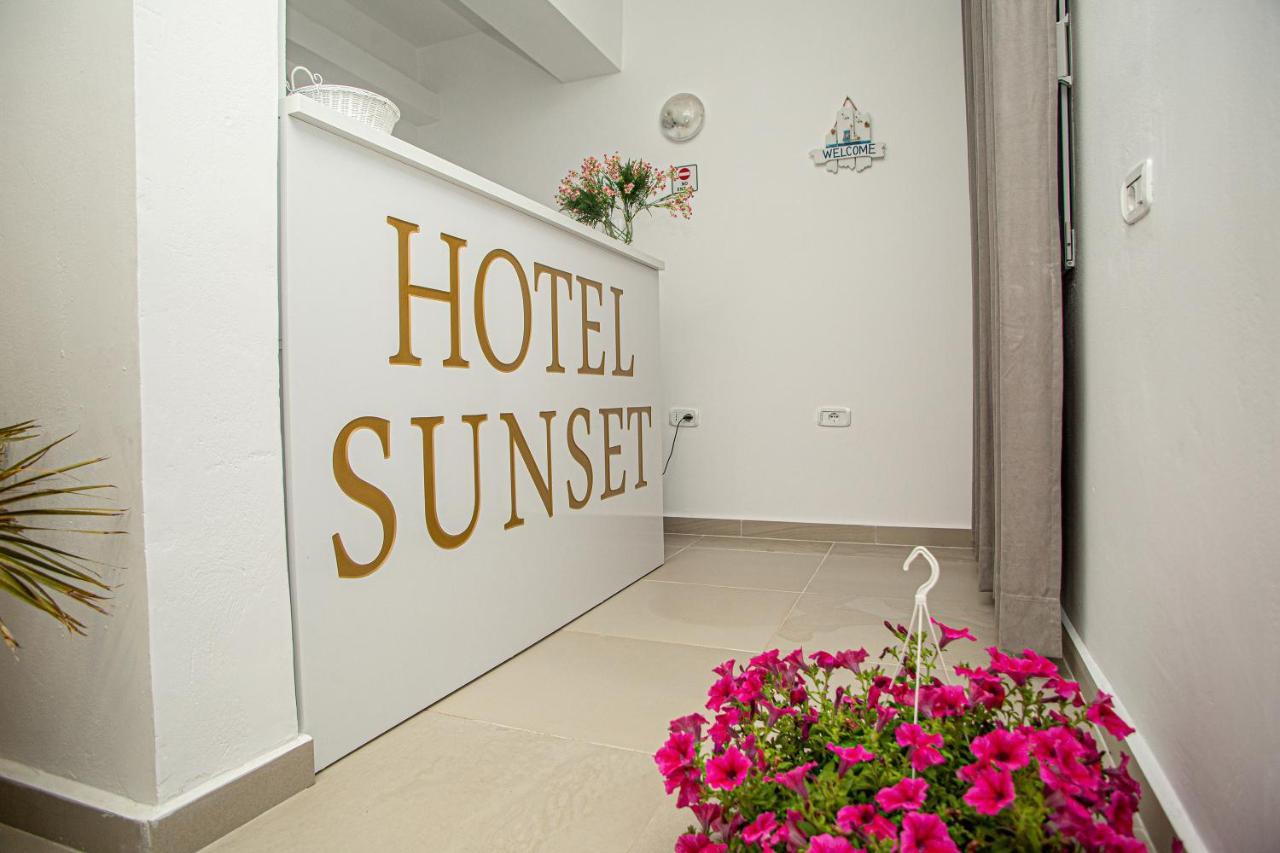 Hotel Sunset Gl Vlorë Exteriör bild