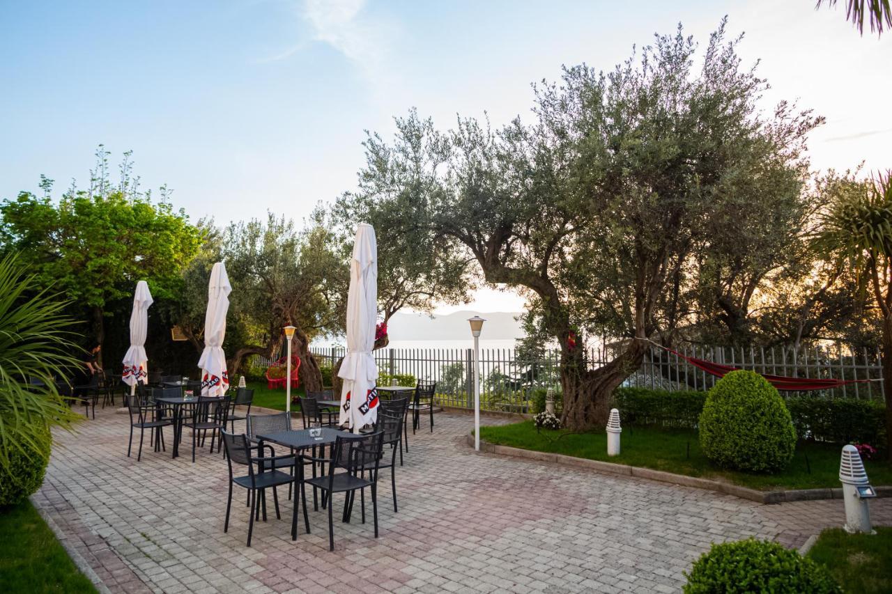 Hotel Sunset Gl Vlorë Exteriör bild